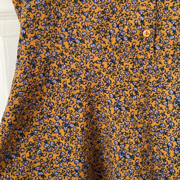 Brownish orange floral sleeveless top - Picture 2 of 2